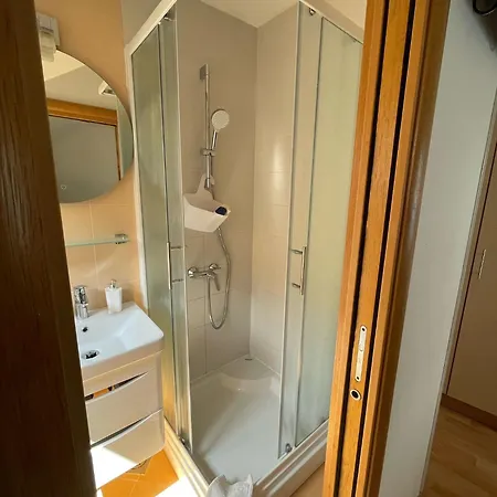 & Nina Gostinjska kuća 3*